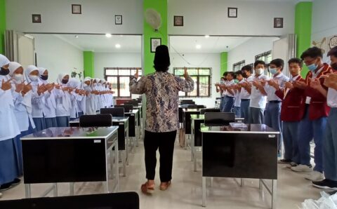 SMA BOARDING KEREN www.smaimbsjogja.sch.id